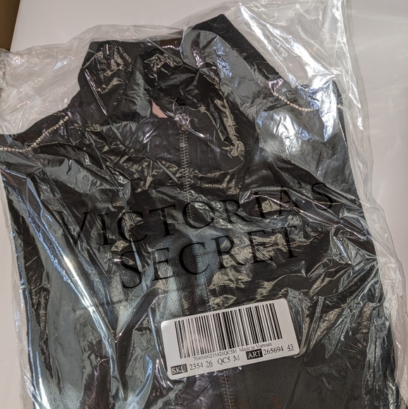 Cotton Fleece Mock-Neck Half-Zip - Picture 11 of 16